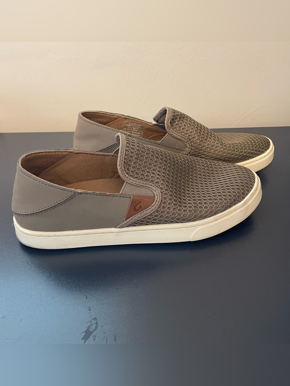 Olukai Women’s Tan Slides Size 7.5